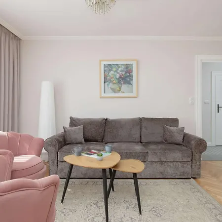 Beautiful In The Center Near The Palace Of Culture And Science By Renters Apartamento *