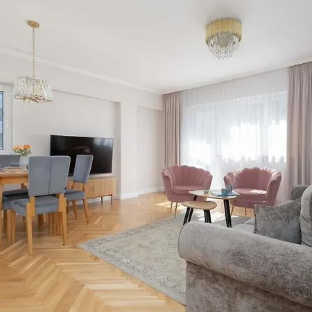Apartamento Beautiful In The Center Near The Palace Of Culture And Science By Renters *