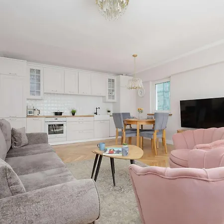 Apartamento Beautiful In The Center Near The Palace Of Culture And Science By Renters