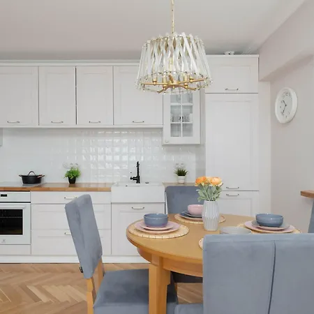 Beautiful In The Center Near The Palace Of Culture And Science By Renters Apartamento Varsóvia