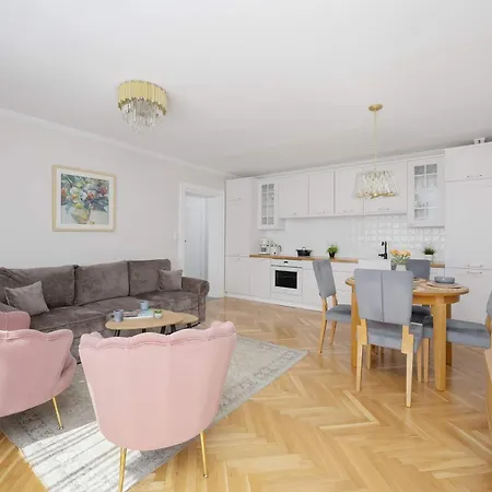 Apartamento Beautiful In The Center Near The Palace Of Culture And Science By Renters
