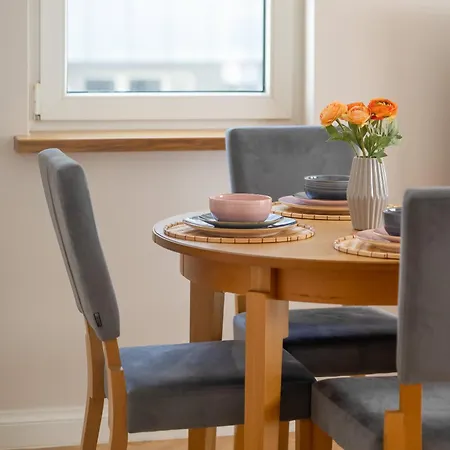 Beautiful In The Center Near The Palace Of Culture And Science By Renters